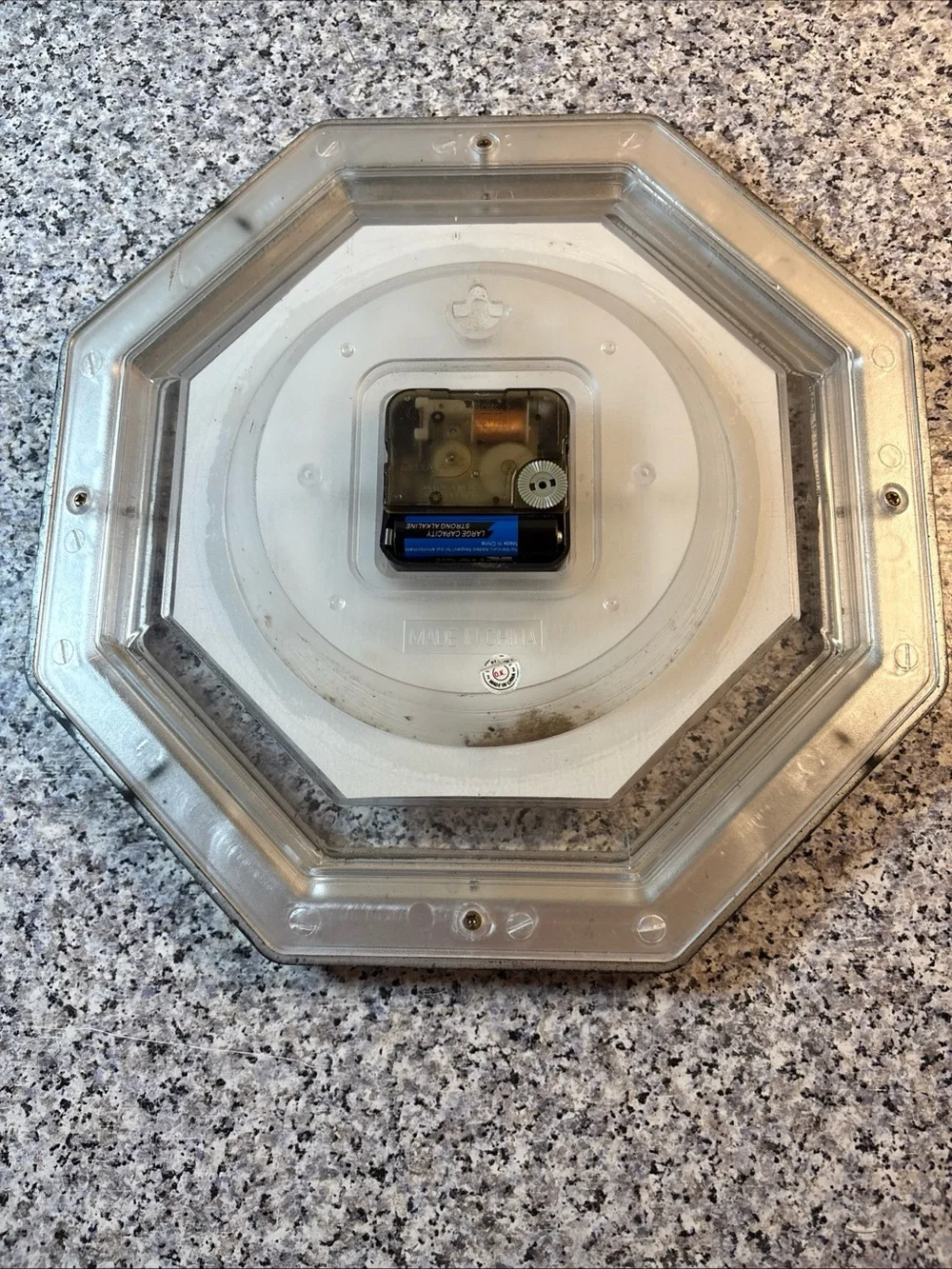 Vintage 80s Quartz Wall Clock/Beautiful Condition & Works Perfectly
